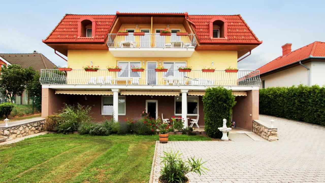 Lena Apartman Хевиз Экстерьер фото
